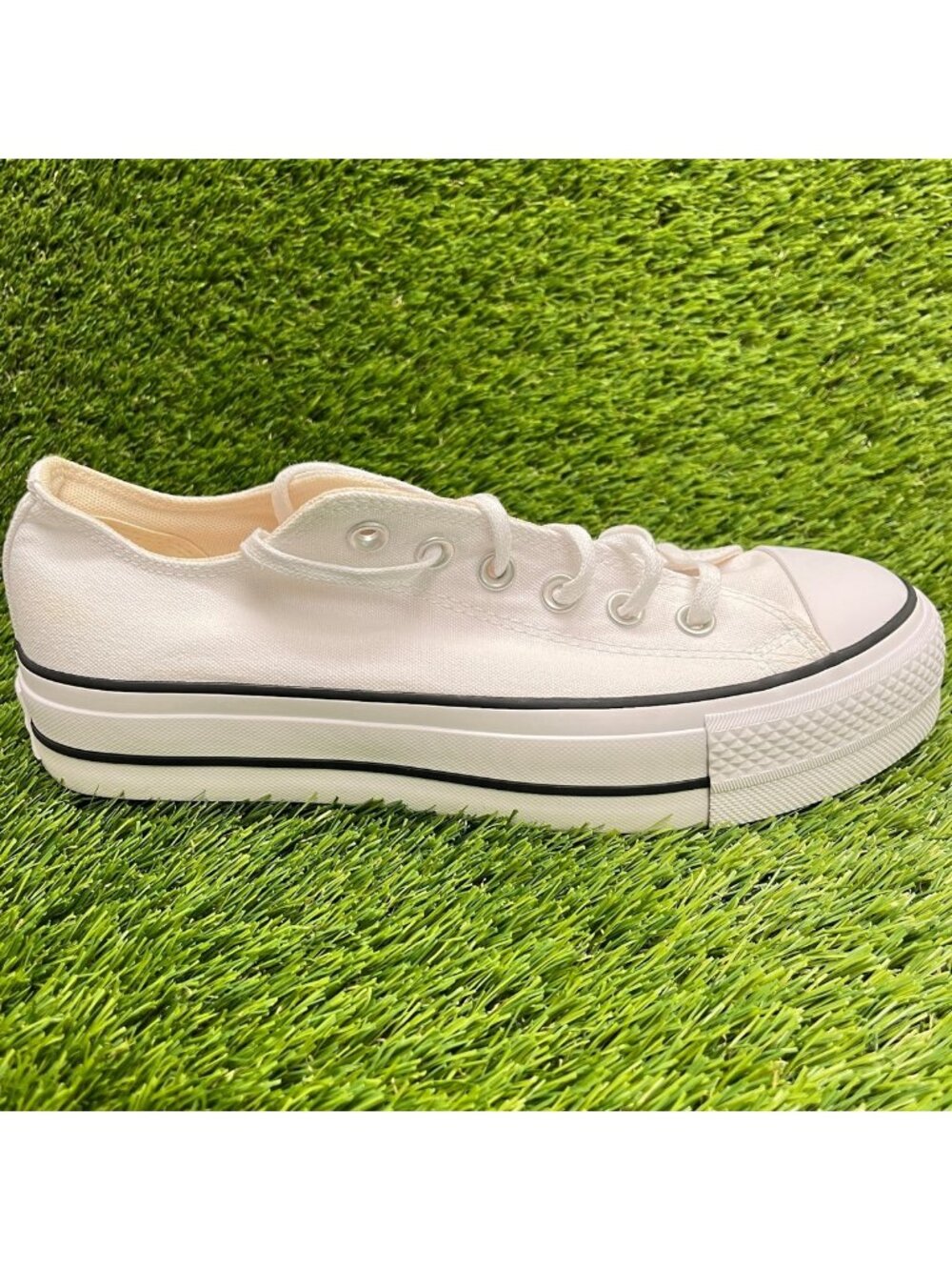 Converse Chuck Taylor All Star Lift Womens Size 8.5 White Walking Shoes Sneakers
